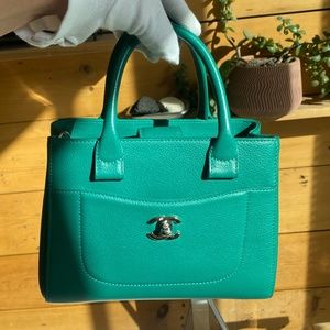 CHANEL Grained Calfskin Mini Neo Executive Shopper Tote Green